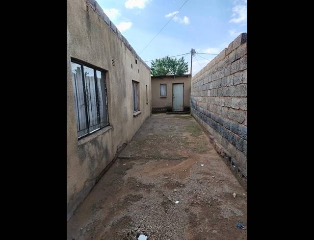 2 BEDROOM HOUSE FOR SALE IN THULANI